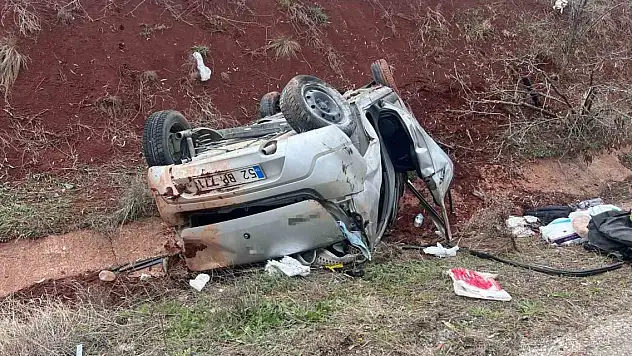 Yoldan çıkan otomobil takla attı: 4 yaralı