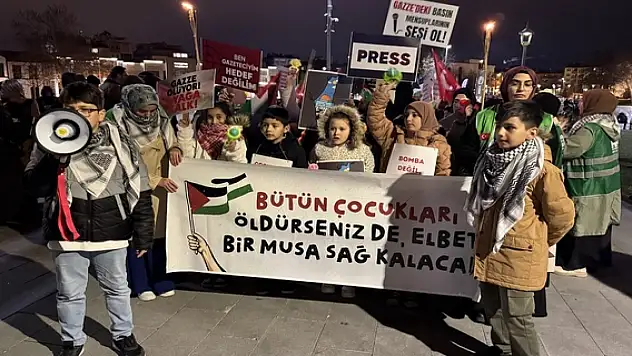Konya'da binlerce kişi Filistin'e destek için yürüdü
