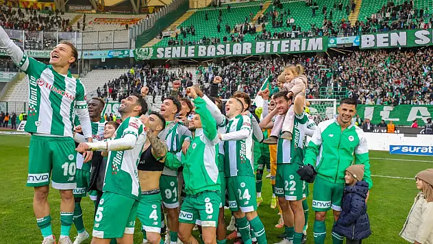 Konyaspor'da soyunma odasından yeni eğlenceli video (İZLE)