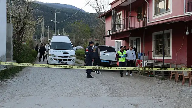 Miras yüzünden tartıştığı kardeşi ve yengesini tüfekle öldürdü