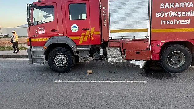 Yangın ihbarına giden itfaiye aracı otomobil ile çarpıştı: 2 yaralı