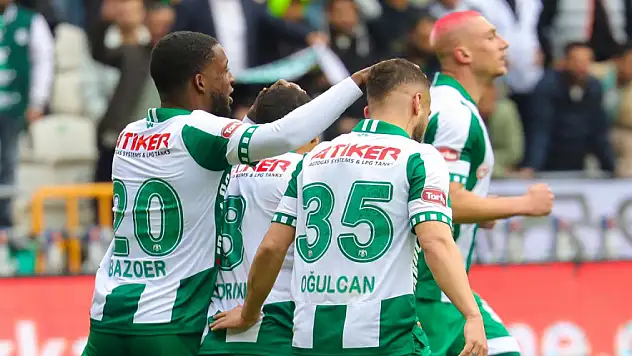 Konyaspor'da Bazoer eli kuvvetlendirdi!