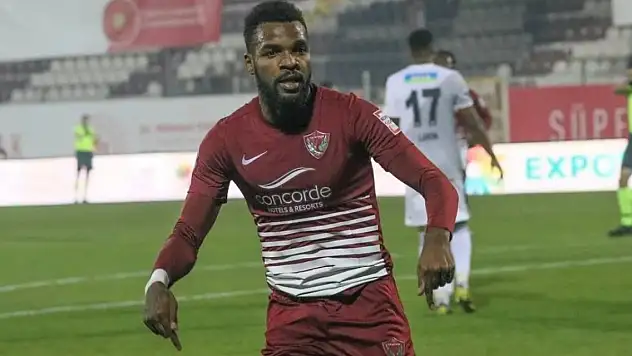 Konyaspor'un rakibinden Boupendza paylaşımı!