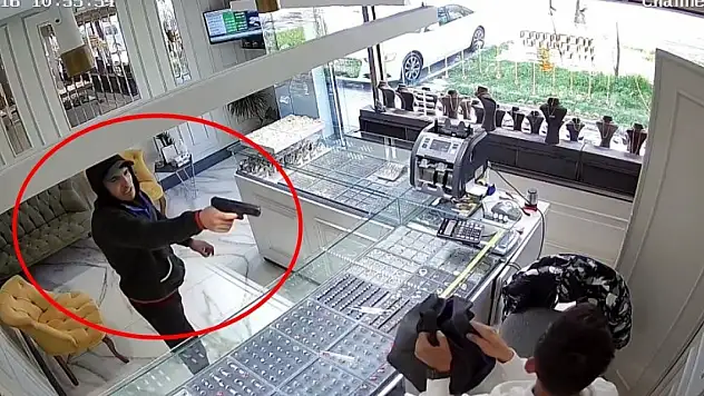 Kuyumcu, silahlı soygun girişimini 'şaka' sandı şüpheli ateş edip kaçtı