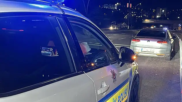 Yolun karşısına geçmeye çalışırken otomobilin çarptığı yaya öldü