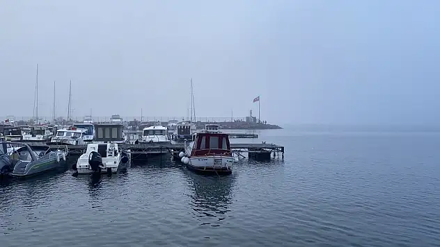 Çanakkale Boğazı sis nedeniyle transit gemi geçişlerine kapatıldı