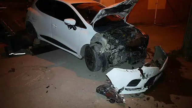 Alkolü sürücü dehşeti: 5 araca çarptı