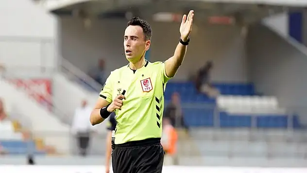Konyaspor maçının hakemi kafaları karıştırdı!