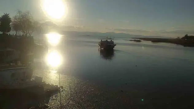 Beyşehir Gölünde tekne turları başladı ama...