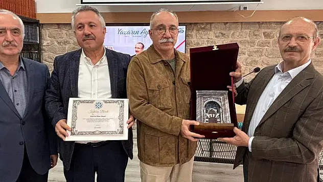 Prof. Dr. Ömer Dinçer TYB'de konferans verdi