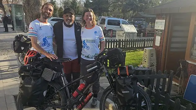 Fransa'dan yola çıkan bisikletli ikili, Beyşehir'e geldi