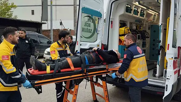 Motosikletin çarptığı yaya yaralandı