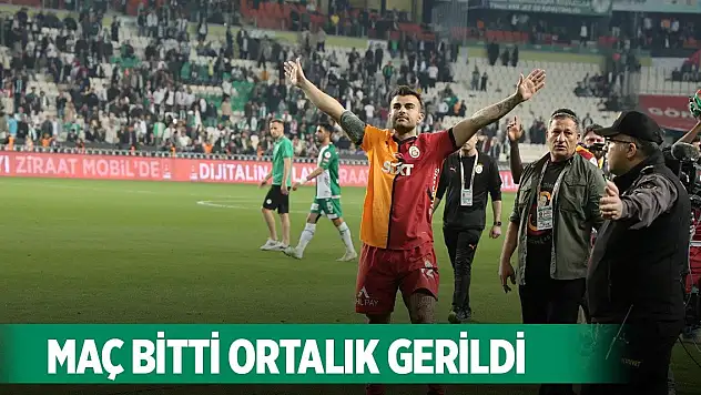 Konyaspor taraftarı maç sonu Abdülkerim Bardakçı'ya  tepki gösterdi (Video)