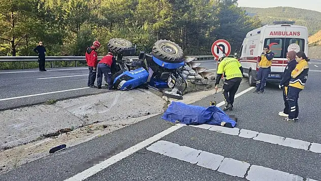 Devrilen traktörün sürücüsü öldü