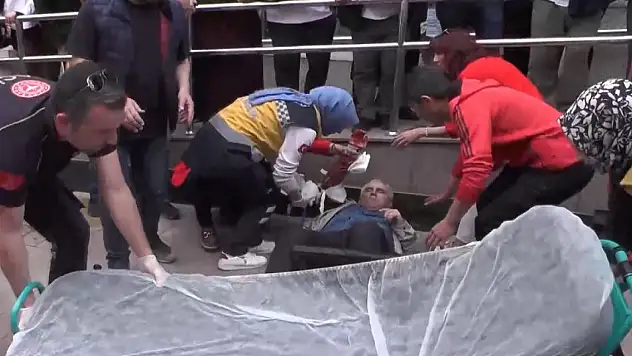 Daha önce eşini kolundan bıçaklayan husumetlisini kolundan bıçakladı