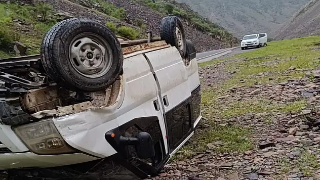 Hakkari'de trafik kazası: 8 yaralı