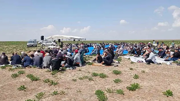 Konya'da yağmur duası yapıldı