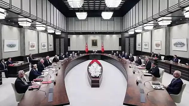 Erdoğan liderlik edecek: Kabine deprem gündemiyle toplanıyor!