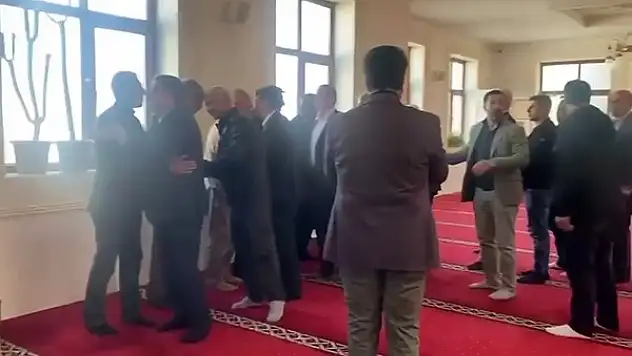 Deprem günü halı sahada kavga eden iki aile barıştırıldı