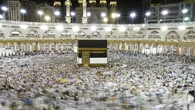 Suudi Arabistan'dan hacca izinsiz gelenlere 10 yıl ülkeye giriş yasağı