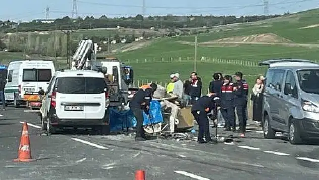 Acı ölüm... Kaza sonrası aracından inen kamyonet sürücüsüne otomobil çarptı