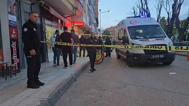 Kavga sırasında silahlıyla kendini vurdu