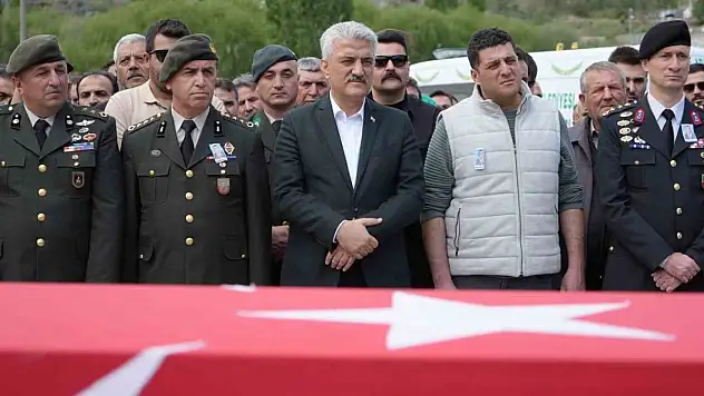 Zehirlenen gazi ve eşi toprağa verildi