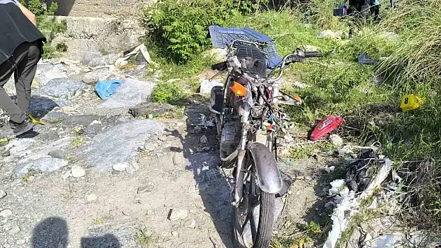 Motosikletin 18 yaşındaki sürücüsü öldü