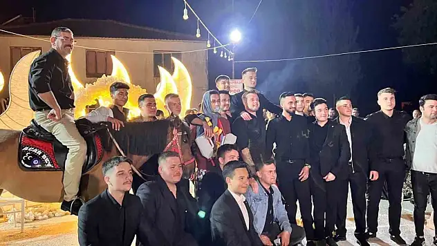 Takı değil, buzağı ile at hediye ettiler