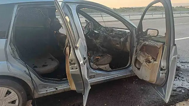 Seyir halinde alev aldı