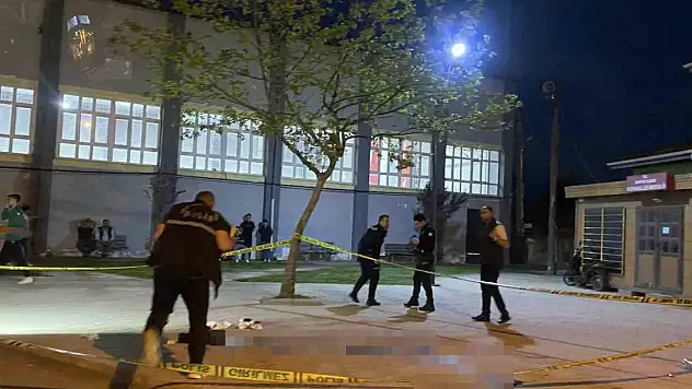 Küfürleşme kavgası... 15 yaşındaki çocuk, 17 yaşındaki çocuğu bıçakladı