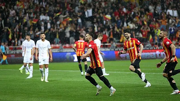 Kayserispor, Antalyaspor'u 3 golle geçti