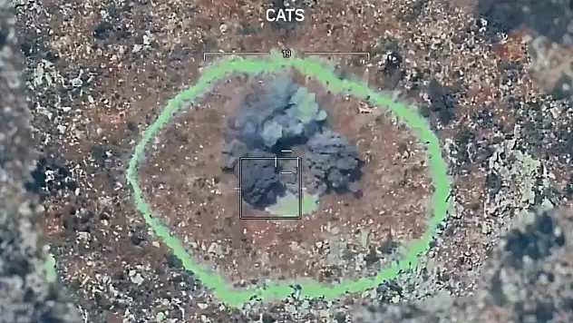 TCG Anadolu'dan havalanan Bayraktar TB3'ler hedefleri tam isabetle vurdu