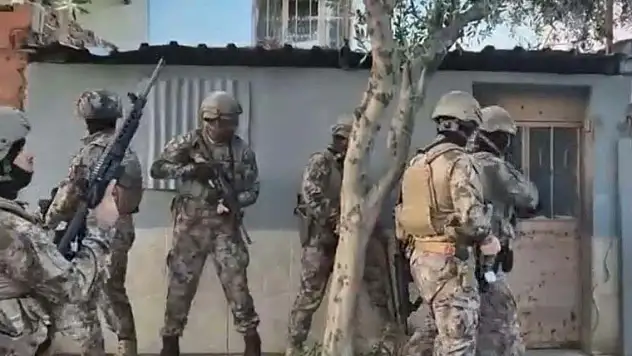 İzmir merkezli 4 ilde DEAŞ operasyonu... Çok sayıda gözaltı var