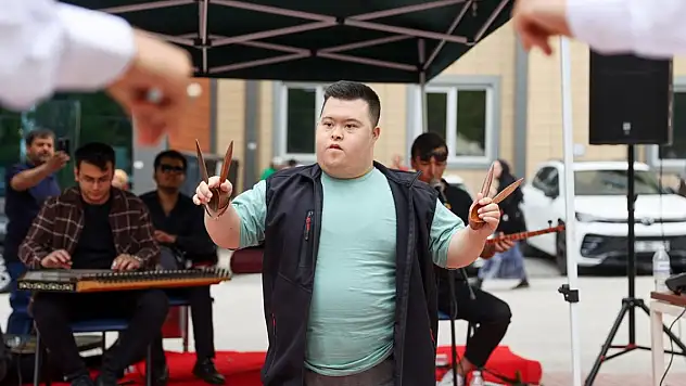 Konya'da down sendromlu gencin mutluluğuna diyecek yok!