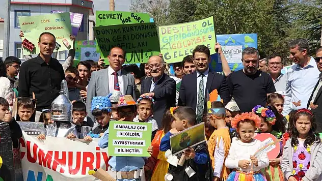 Konya Beyşehir'de öğrenciler temiz çevre için yürüdü