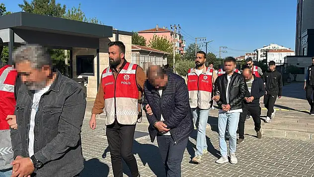 Emekli öğretmenin 25 milyon TL dolandırıldı