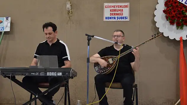 Konya'da görme engelliler konser verdi