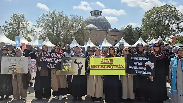 Konya Kılıçaslan Meydanı'nda 'Aile Şenliği' standı