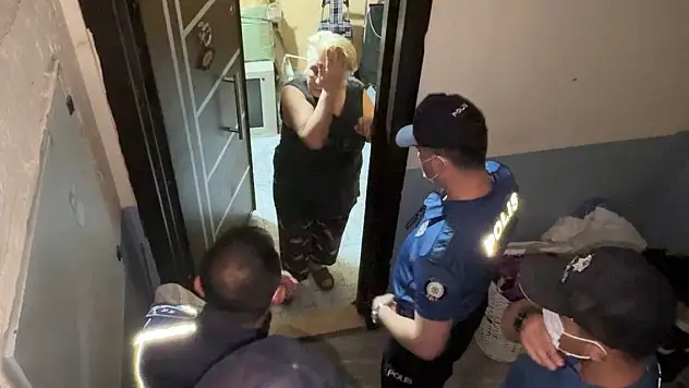 'Çöp ev' ihbarı: Kötü kokunun nedeni ortaya çıktı