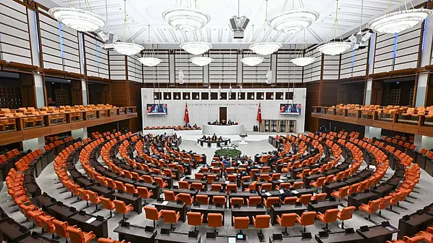 BTK personeline ilişkin hükümler içeren kanun teklifi yasalaştı