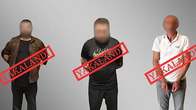 2'si kırmızı bültenle aranan 3 uluslararası suçlu Türkiye'ye getirildi