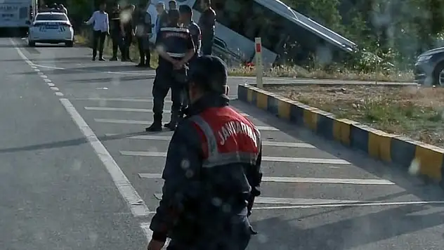Tur otobüsü şarampole düştü: 16 yaralı