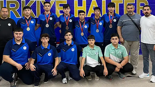 Selçuklu'da halterciler madalyaya doymadı