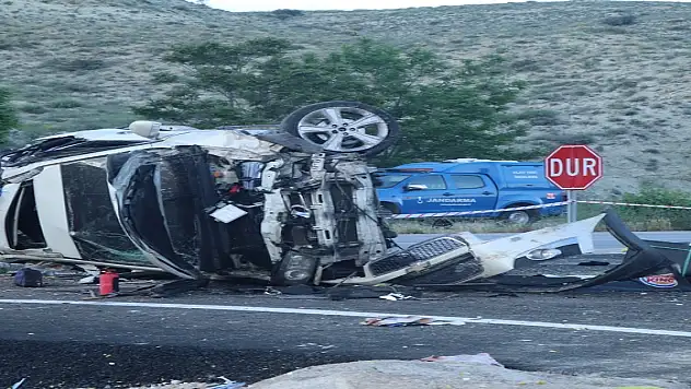 Takla atan otomobildeki 1 kişi öldü, 3 kişi yaralandı