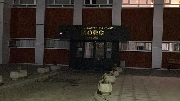 Otomobil uçurumdan yuvarlandı: 2 ölü, 1 yaralı