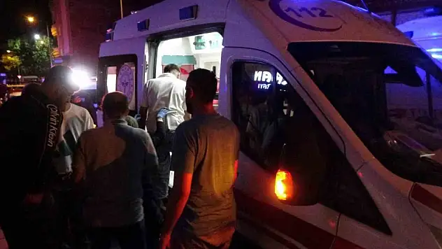 Kağıt toplayıcıları ile düğün sahibi bir grup arasında tartışma... 2'si ağır 5 yaralı