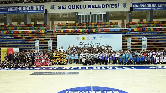 Konya'da çocuklar oyunla yarıştı