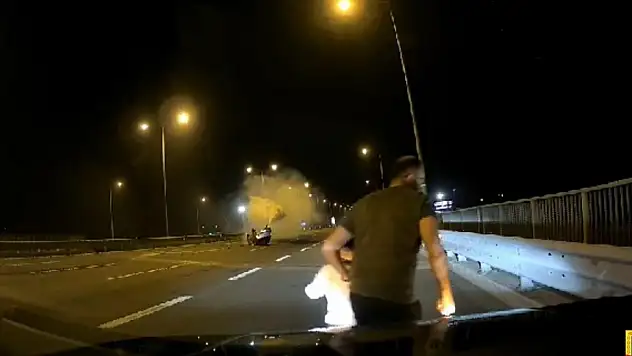 Feci kaza: 9 yaşındaki çocuk taklalar atan otomobilden yola savruldu