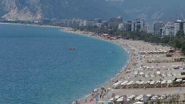 Güneşi gören sahili doldurdu